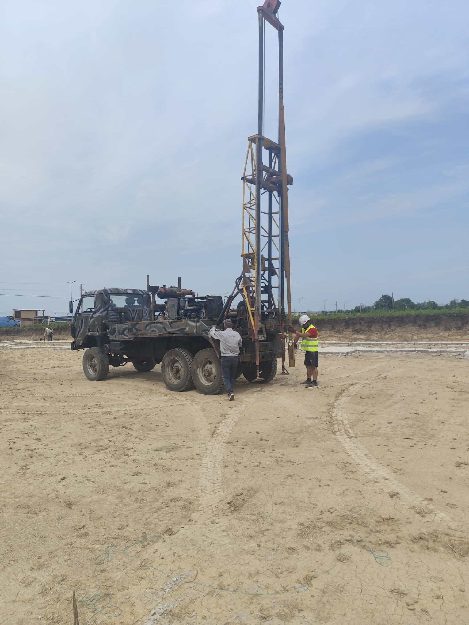 Foraj geotehnic — lucrări de foraj pentru geologie